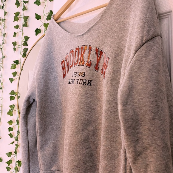 off shoulder crew neck - Picture 1 of 2